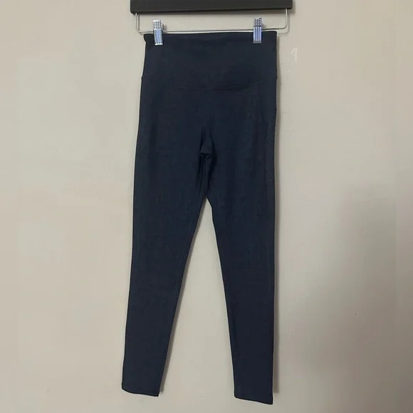 Vuori Pace High Rise Legging! Ocean Texture Blue! EUC - Picture 3 of 8